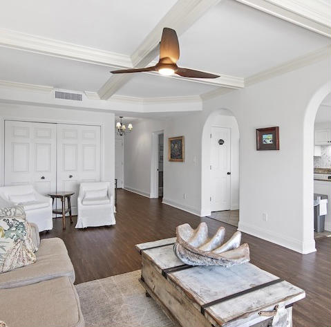 Spacious three-bedroom condo living room at Silver Dunes in Destin, Florida with open floor plan and modern furnishings.